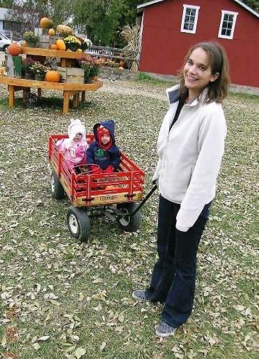 15339_169929596442_731796442_3454597_1284637_n (1)